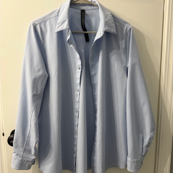 lululemon athletica Other - Lululemon New Venture Classic Starch Blue Dress Shirt Small